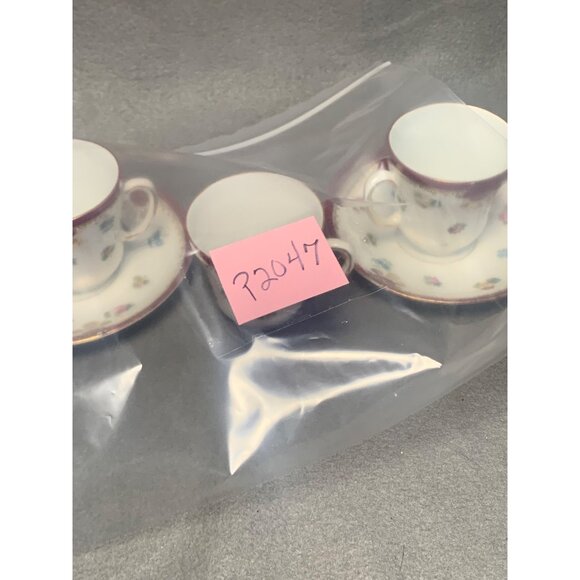 Victoria Austria Vintage Porcelain 3 Tea Cup & 2 Saucer Set - Picture 15 of 16